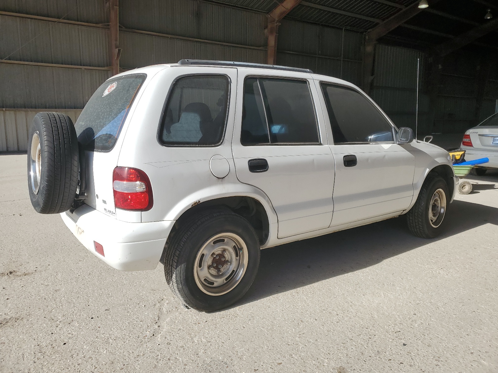 KNDJB723715697153 2001 Kia Sportage