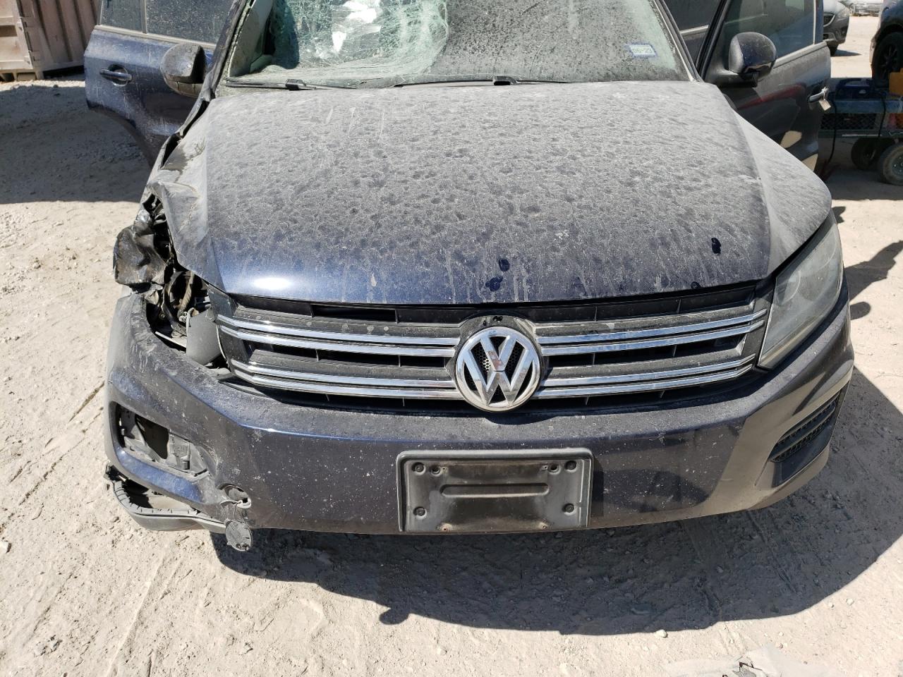2016 Volkswagen Tiguan - Image 12