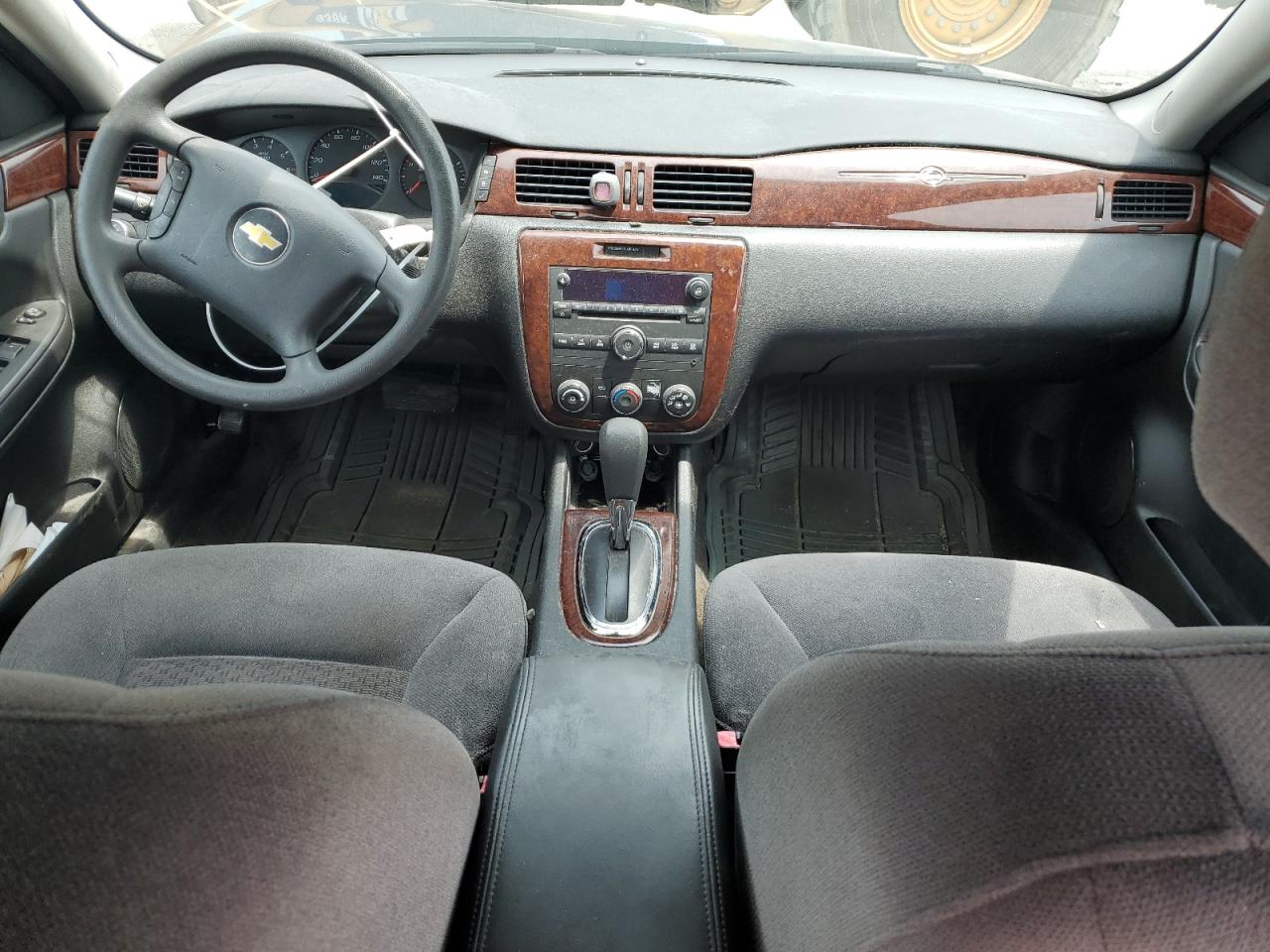 2011 Chevrolet Impala - Image 8