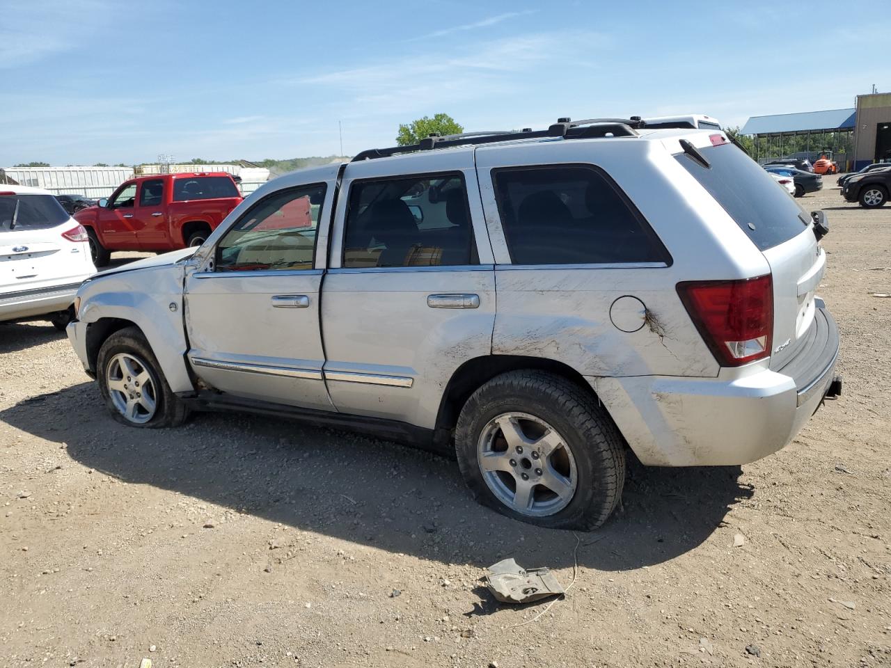 2005 Jeep Grand Cherokee - Image 2
