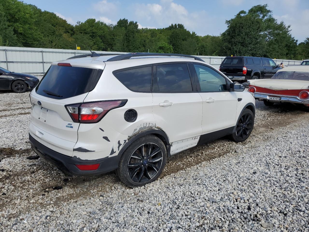 2018 Ford Escape Se VIN: 1FMCU9GD5JUC07598 Lot: 63008473