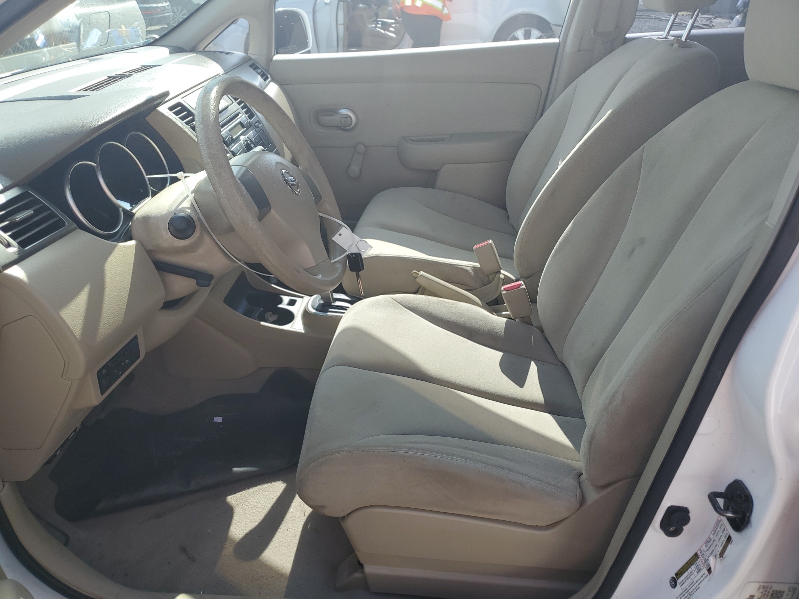 3N1BC13E88L370997 2008 Nissan Versa S