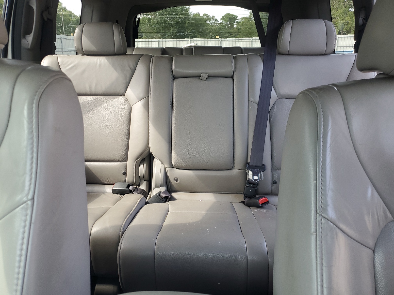 5FNYF3H53BB025563 2011 Honda Pilot Exl