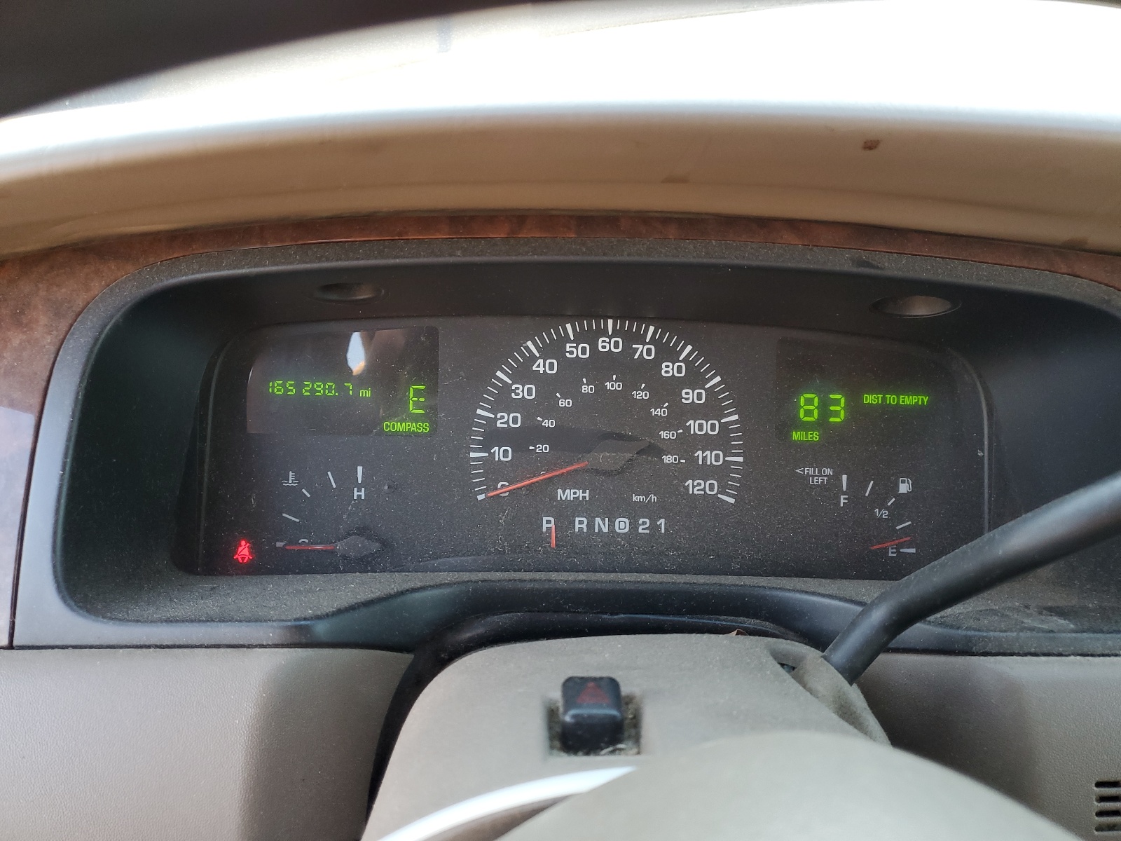 1LNHM82W61Y739282 2001 Lincoln Town Car Signature