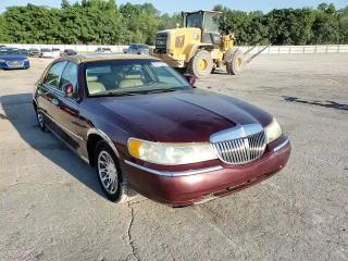 2001 Lincoln Town Car Signature VIN: 1LNHM82W61Y739282 Lot: 62473133