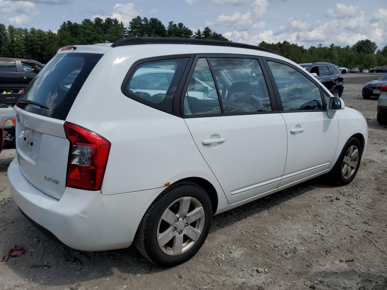 2008 Kia Rondo Lx VIN: KNAFG526987132372 Lot: 66921464