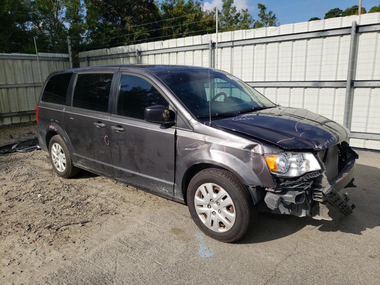 2019 Dodge Caravan - Image 4