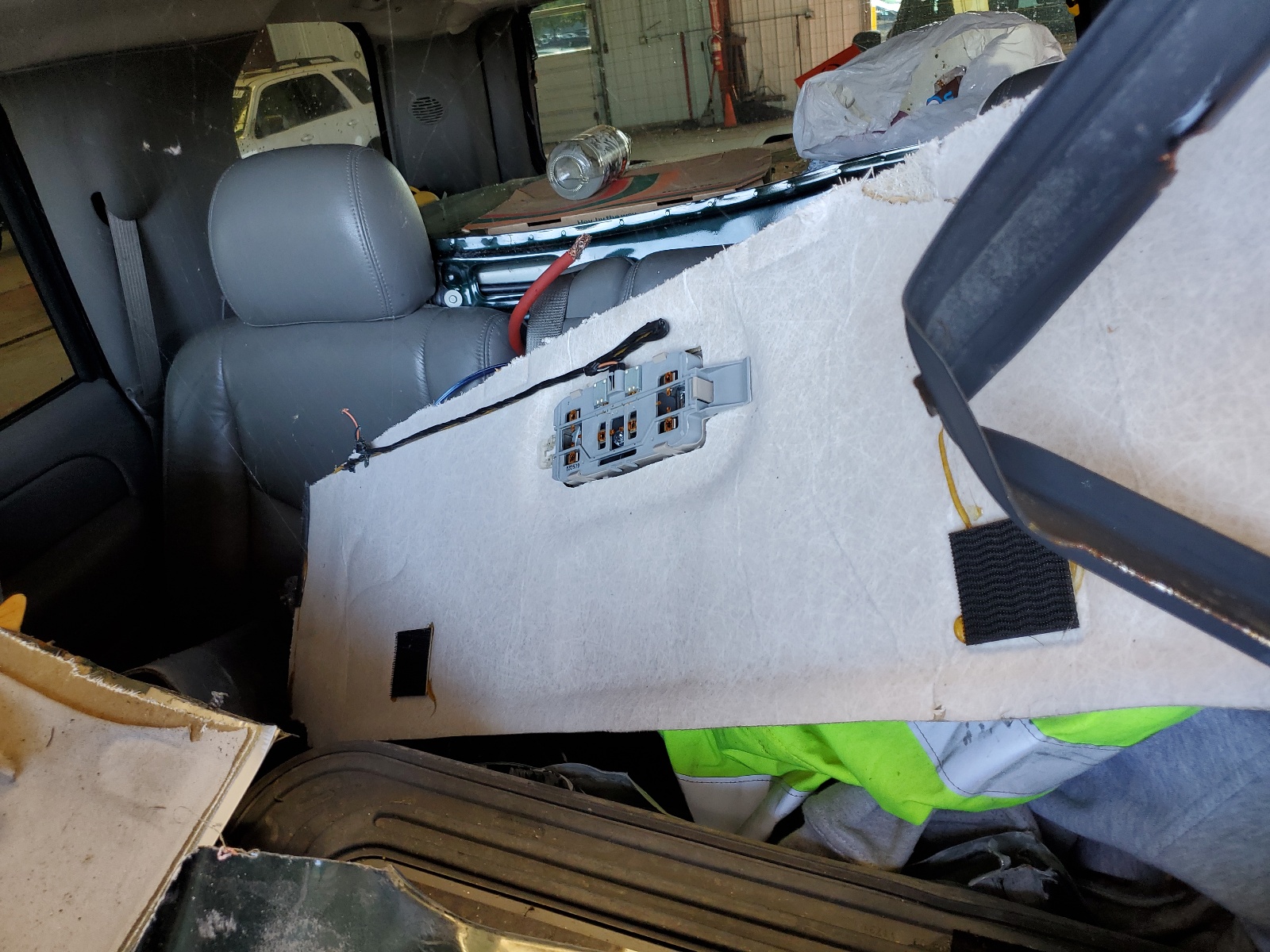 1GNEK13ZX4J100775 2004 Chevrolet Tahoe K1500