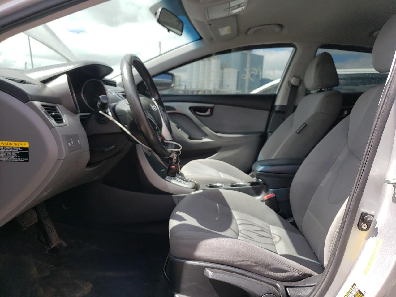 2012 Hyundai Elantra - Image 7