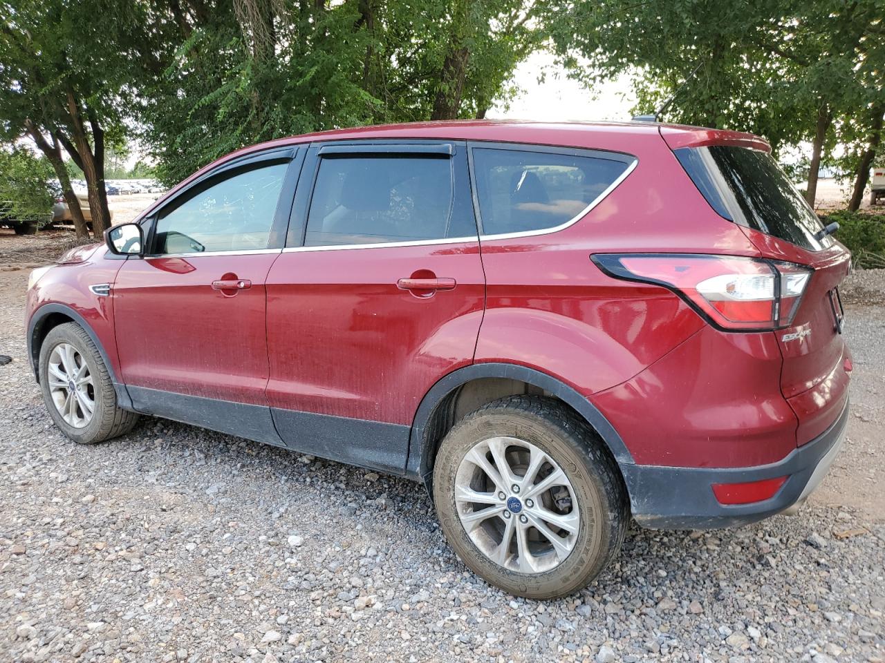 VIN 1FMCU0G91HUC53270 2017 FORD ESCAPE no.2