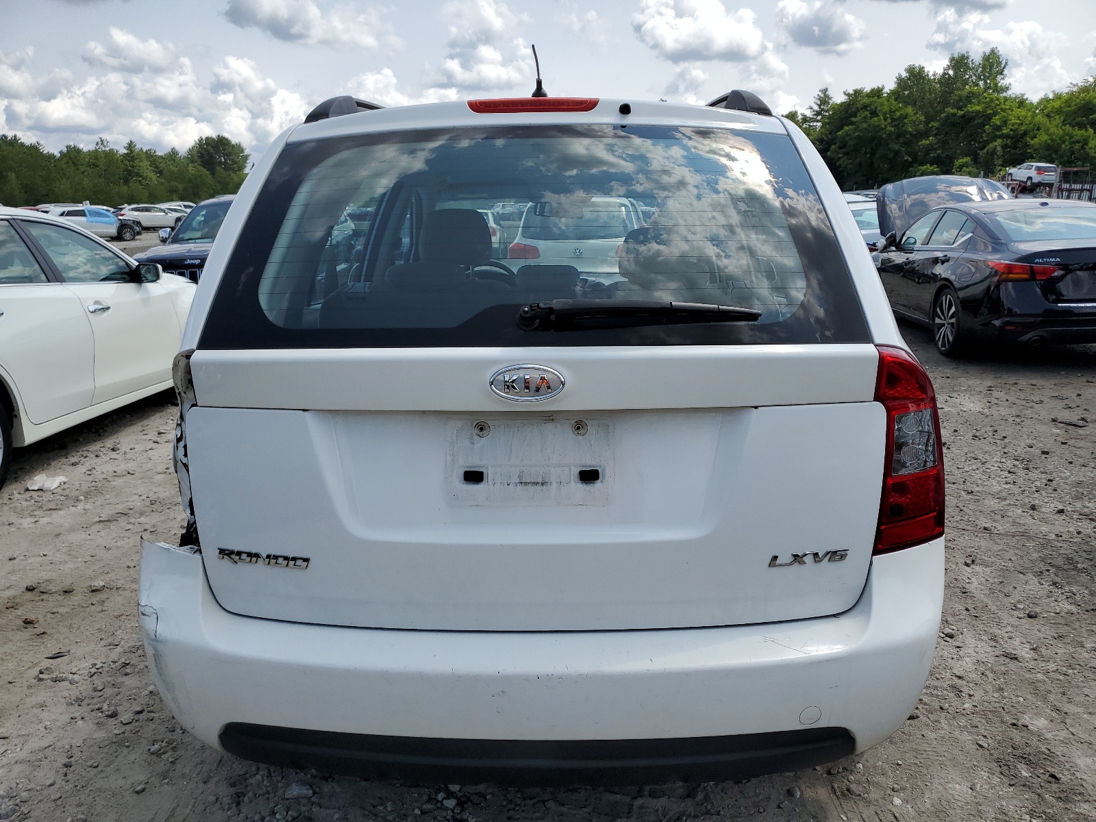 KNAFG526987132372 2008 Kia Rondo Lx