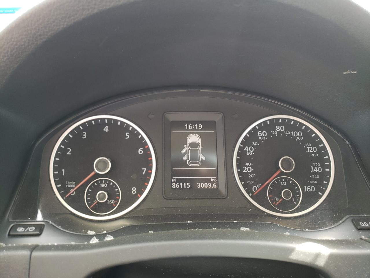 2016 Volkswagen Tiguan - Image 9