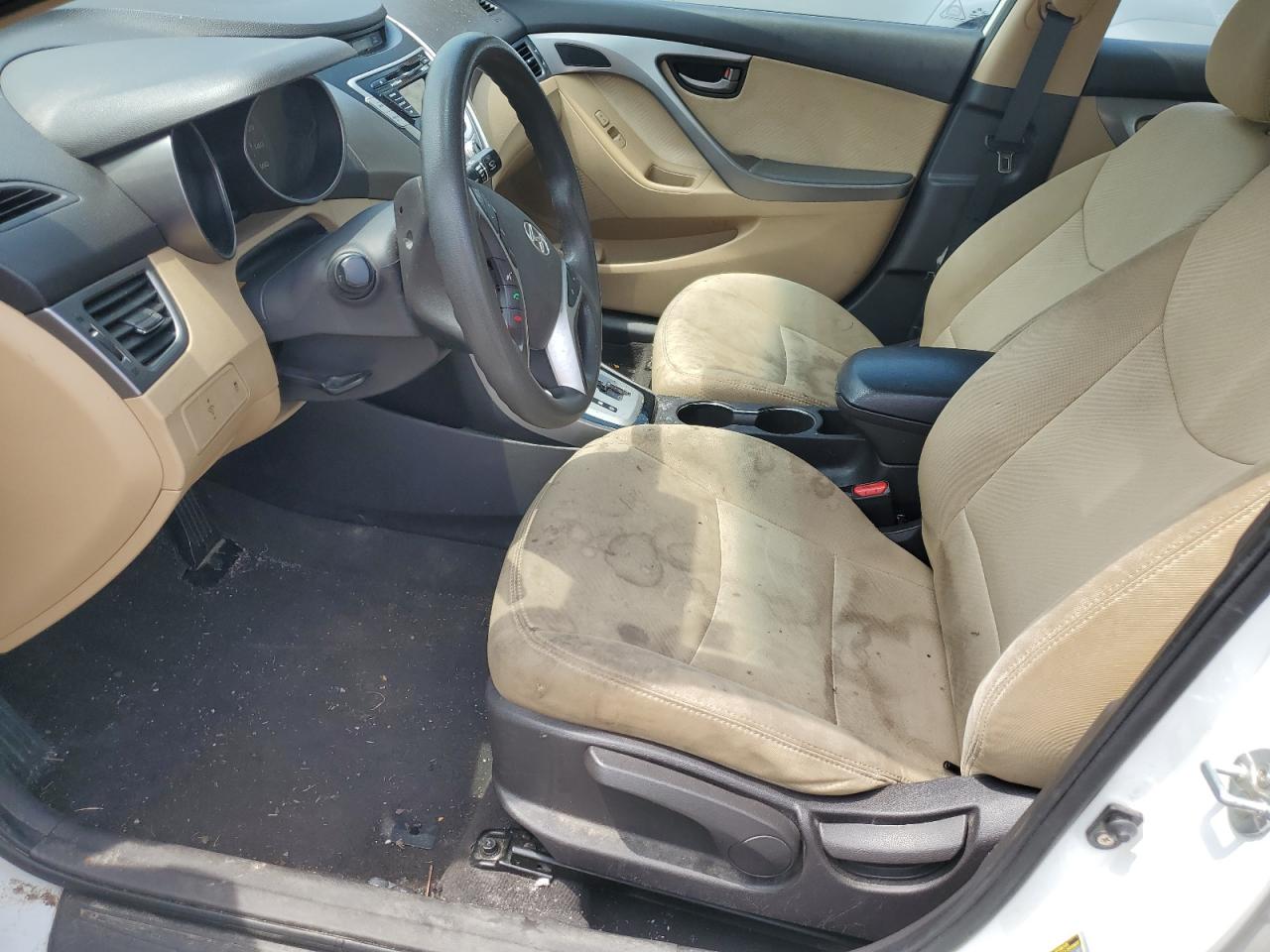 2011 Hyundai Elantra - Image 7