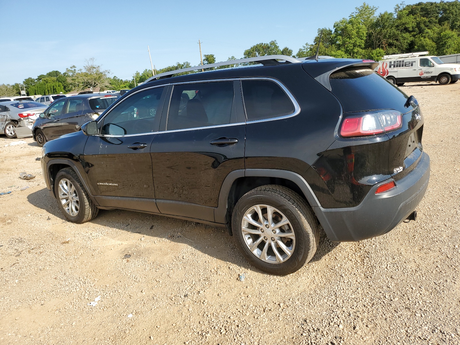 2019 Jeep Cherokee Latitude vin: 1C4PJLCB8KD175778