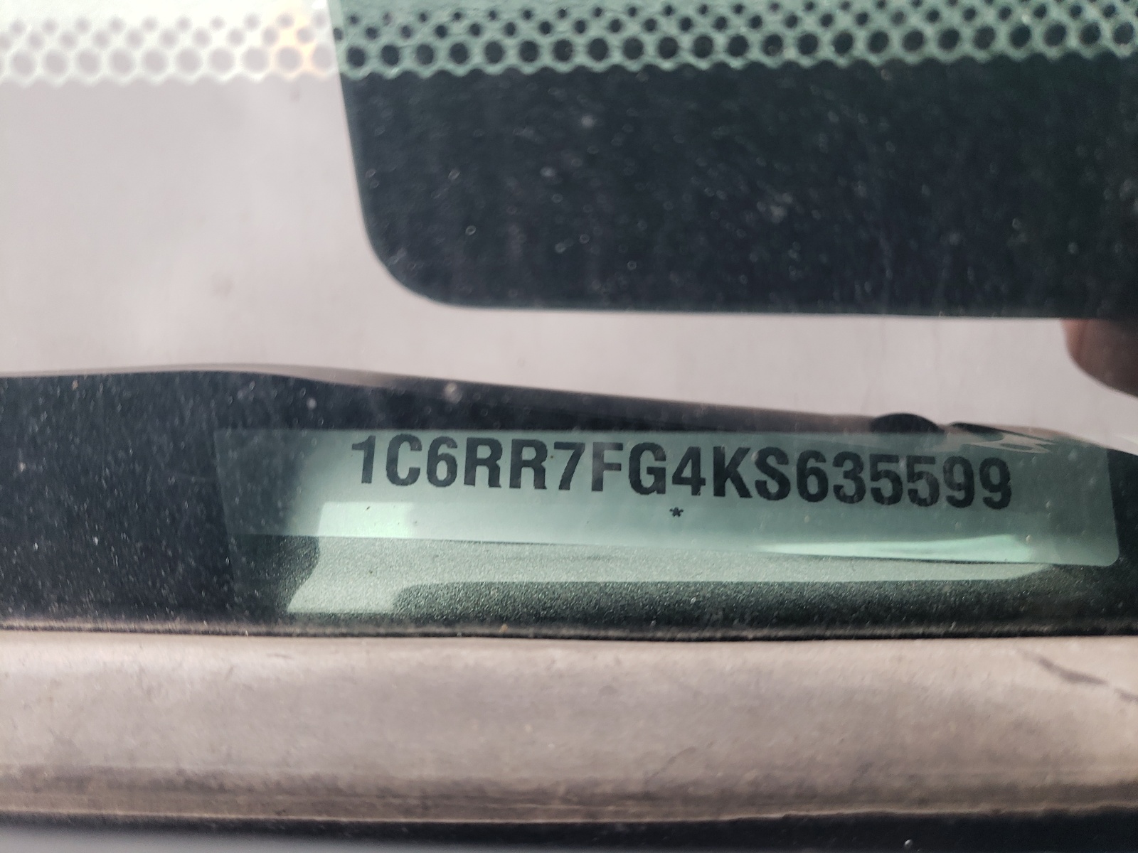 1C6RR7FG4KS635599 2019 Ram 1500 Classic Tradesman