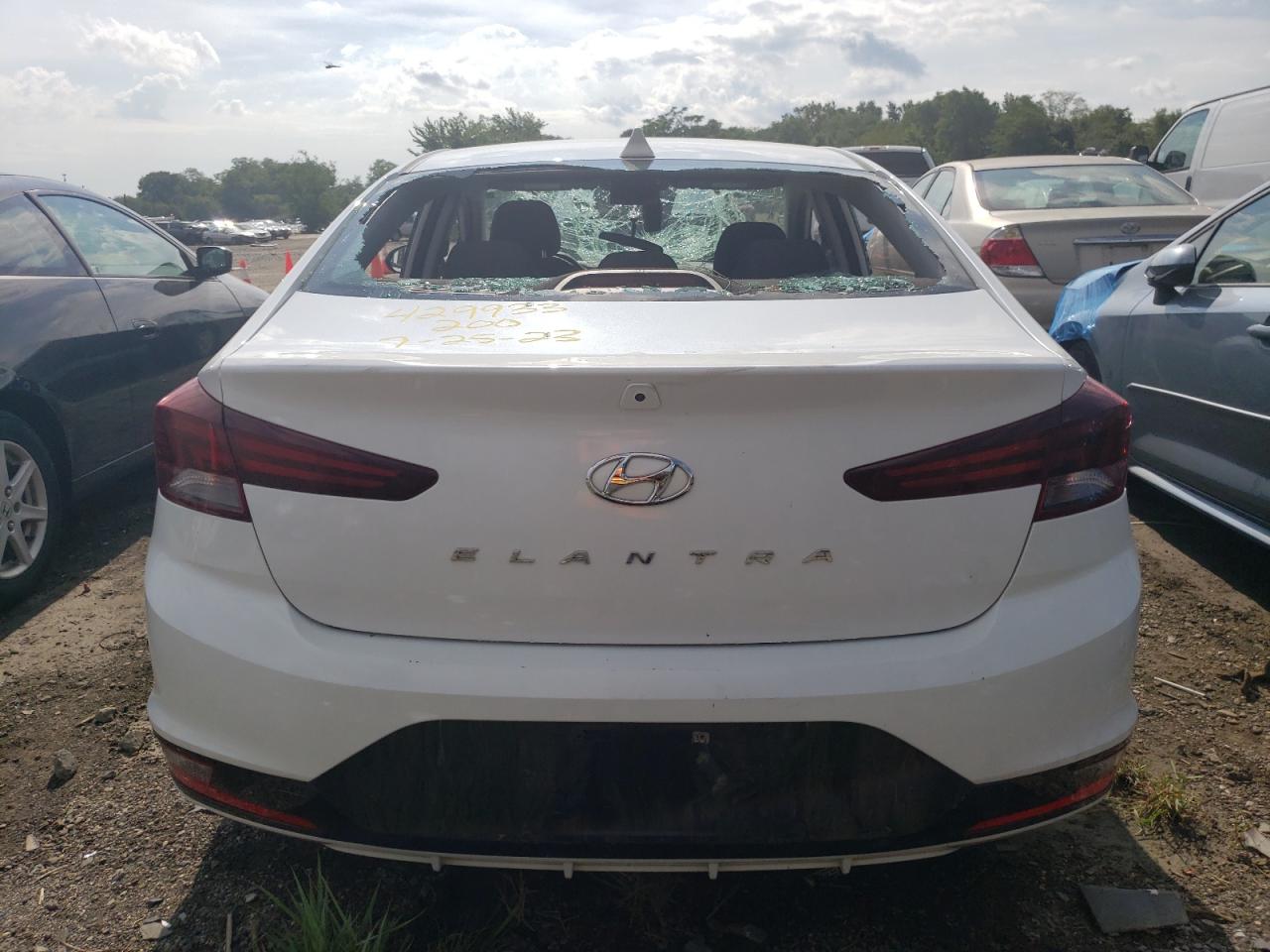 5NPD84LFXKH420520 2019 Hyundai Elantra Sel