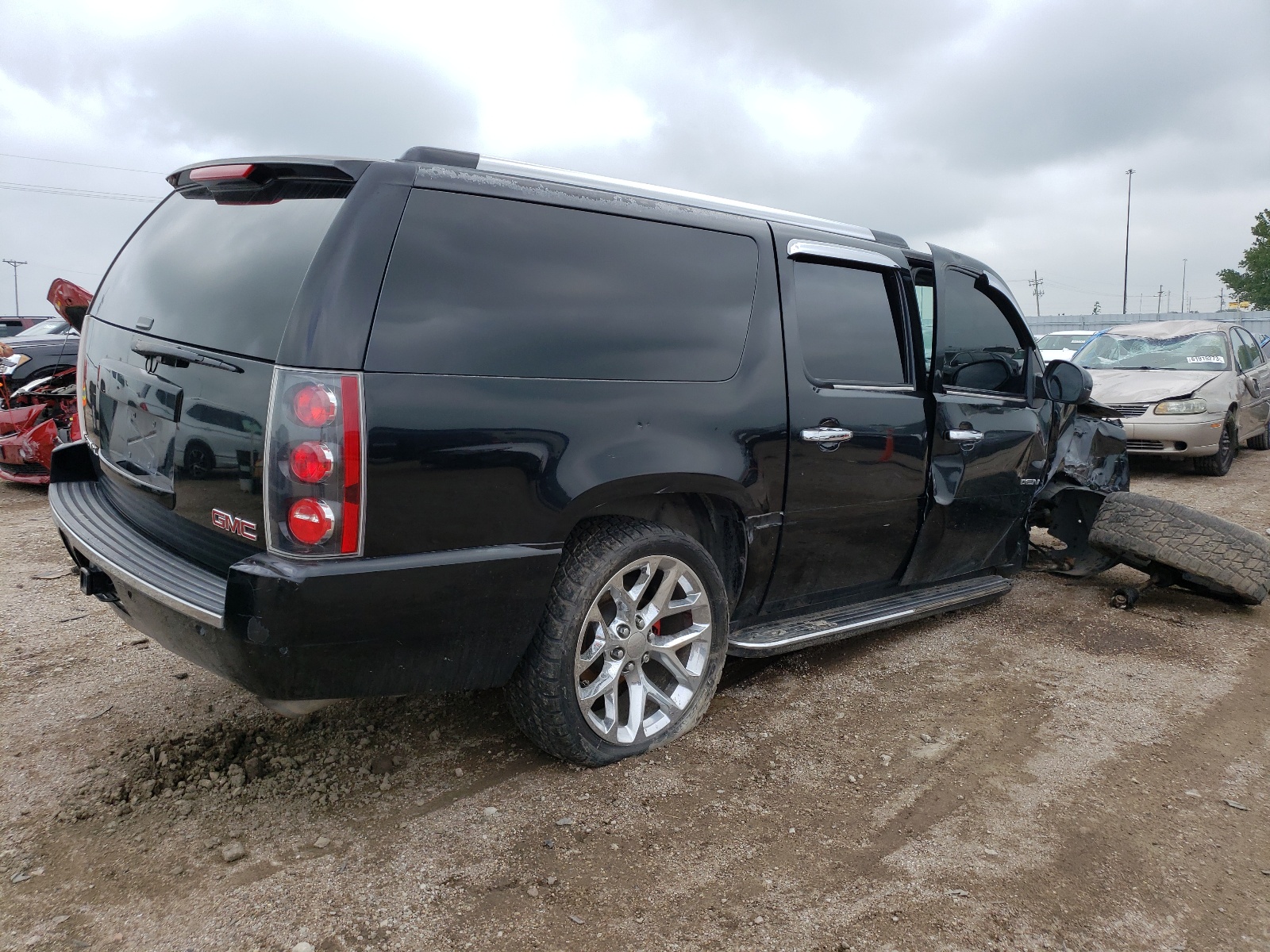 1GKFK66877J176007 2007 GMC Yukon Xl Denali