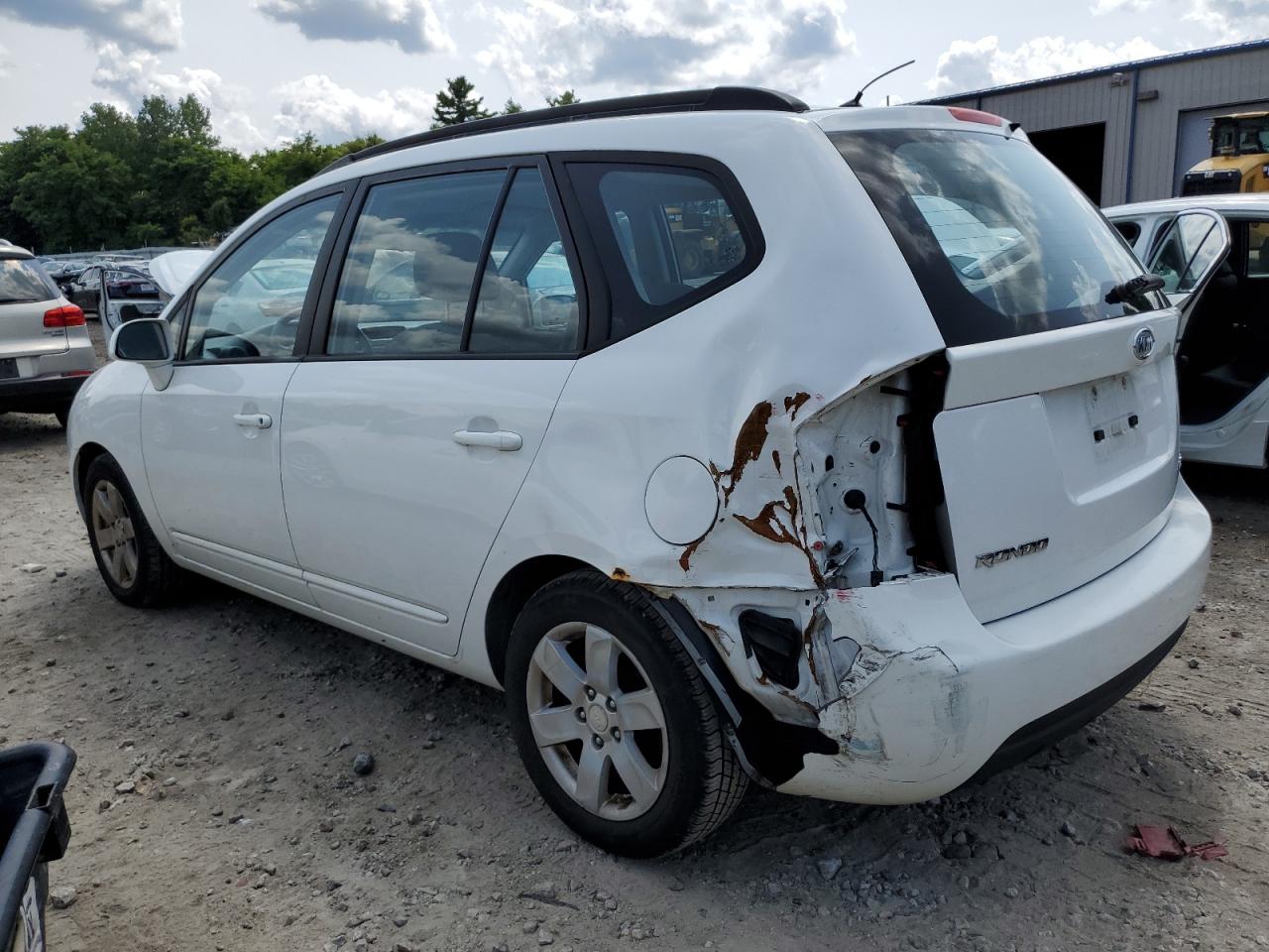 2008 Kia Rondo Lx VIN: KNAFG526987132372 Lot: 66921464