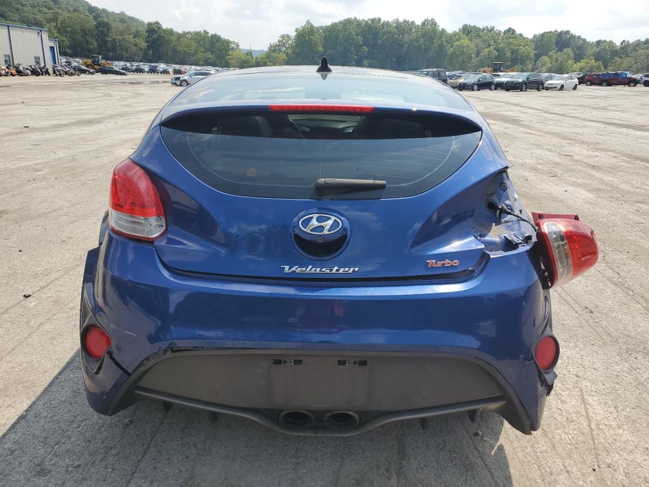 KMHTC6AE3GU278777 2016 Hyundai Veloster Turbo