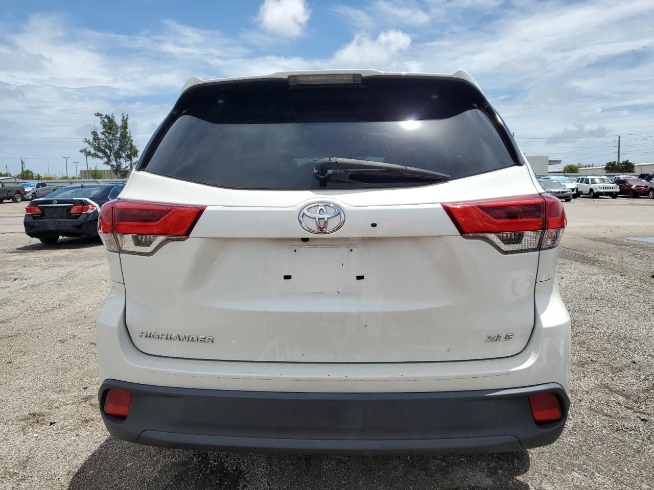 2019 Toyota Highlander Se VIN: 5TDKZRFH8KS569923 Lot: 63242723