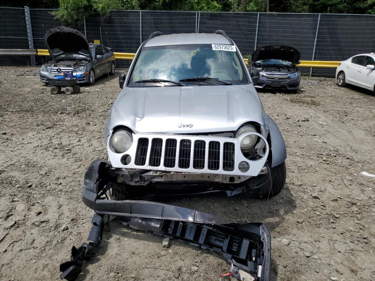 2006 Jeep Liberty (North America) - Image 5