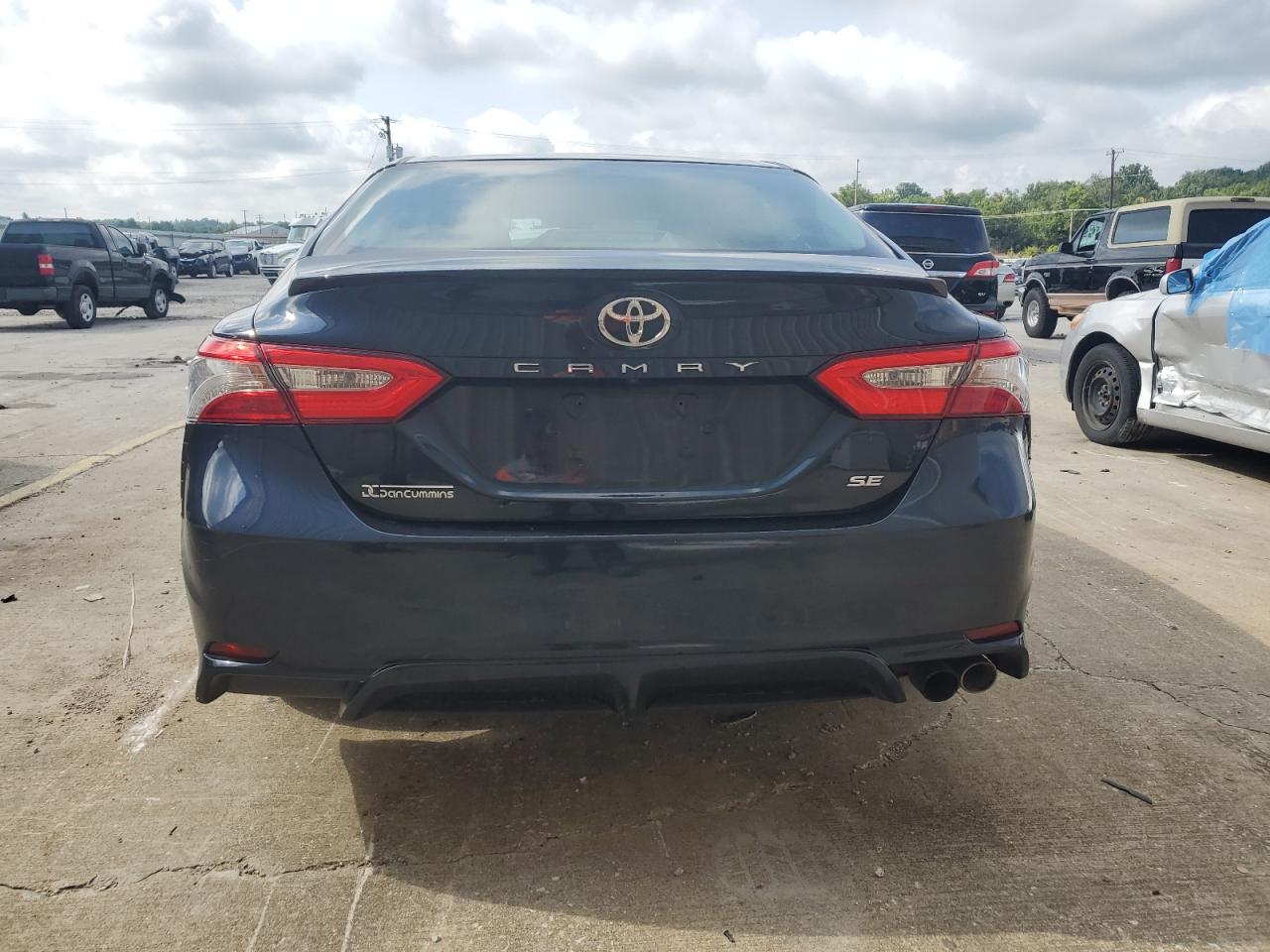 4T1B11HK4JU593823 2018 Toyota Camry L