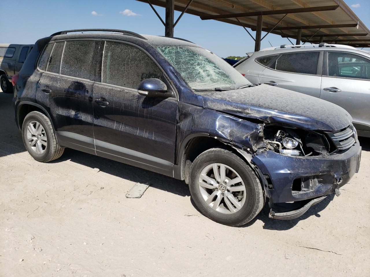 2016 Volkswagen Tiguan - Image 4