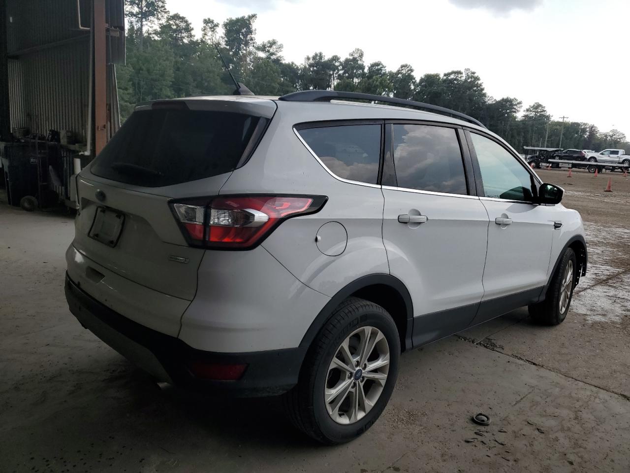 1FMCU0HD8JUC44798 2018 Ford Escape Sel