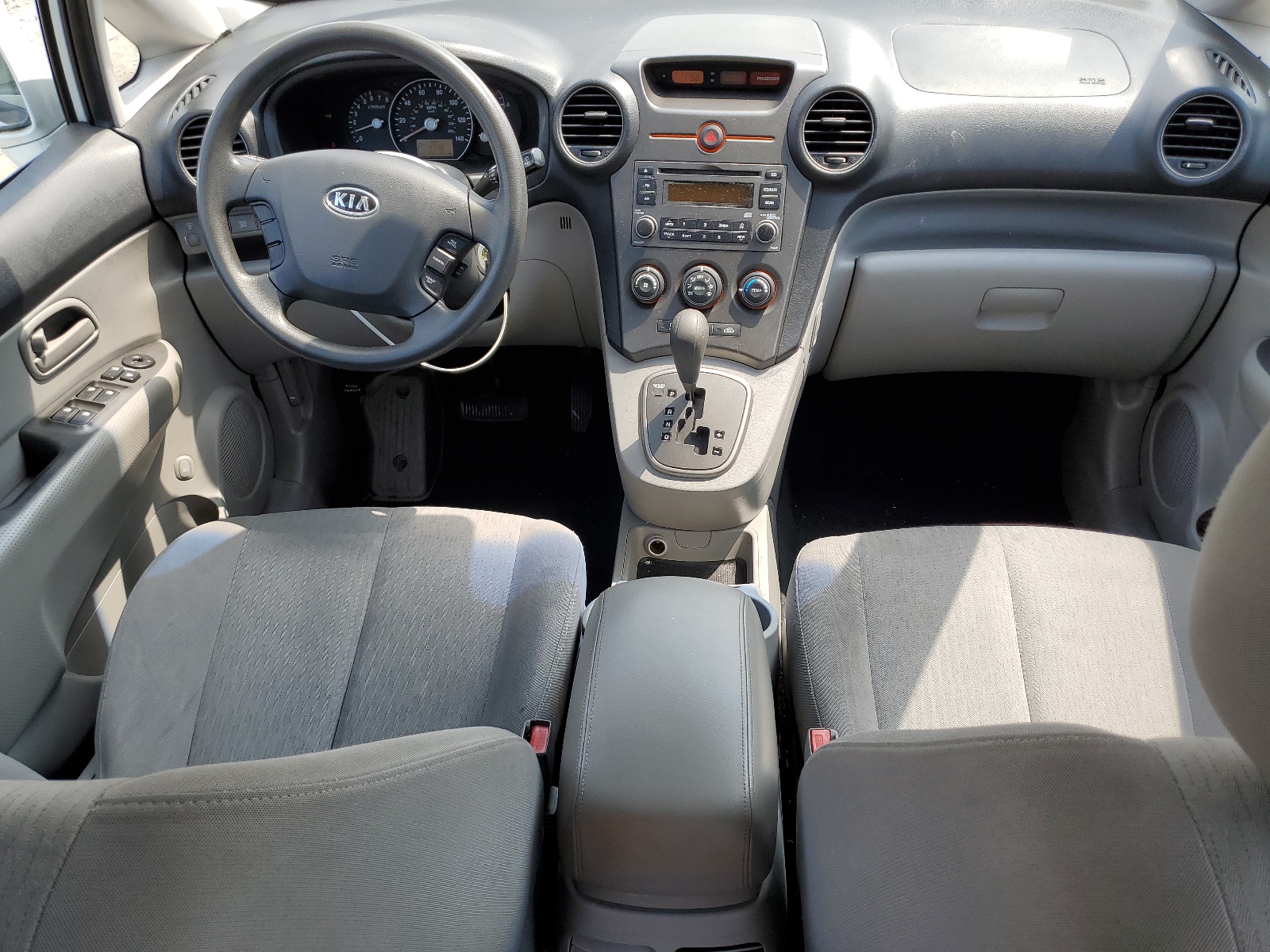 KNAFG526987132372 2008 Kia Rondo Lx