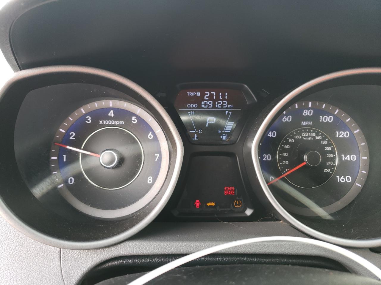 2012 Hyundai Elantra - Image 9