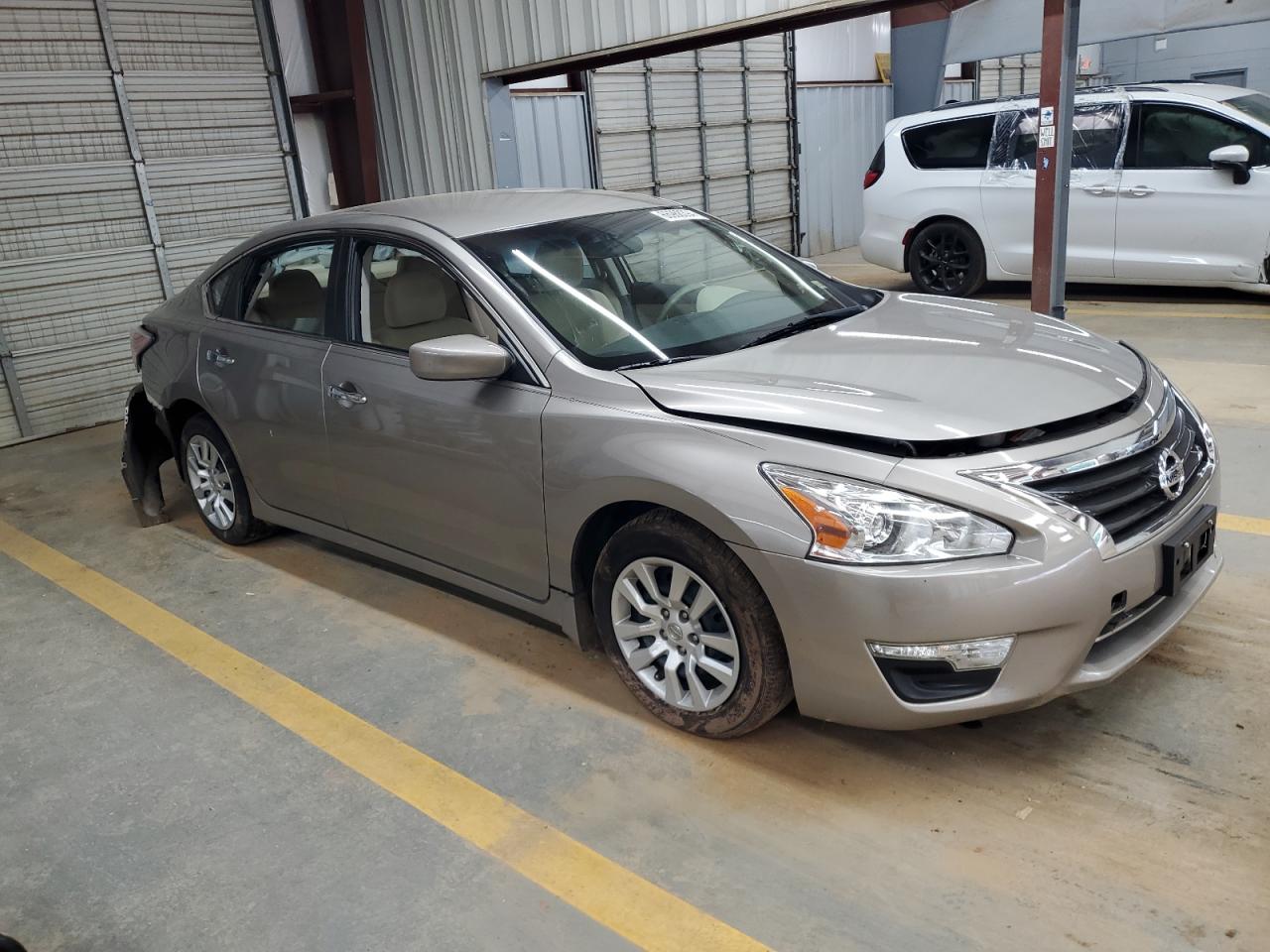 2015 Nissan Altima - Image 4