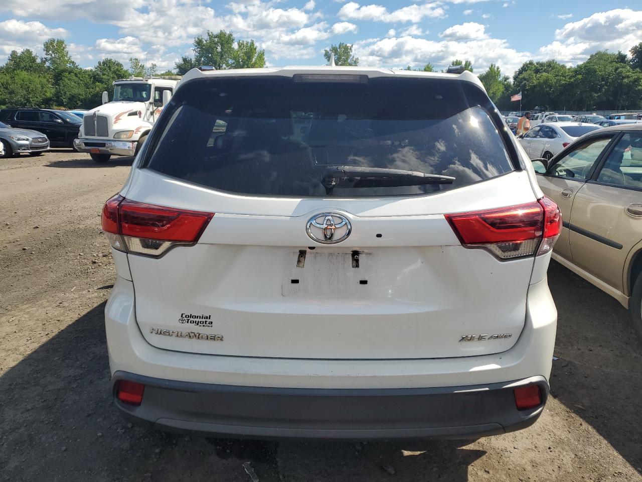 2018 Toyota Highlander Se VIN: 5TDJZRFH9JS832477 Lot: 66809034