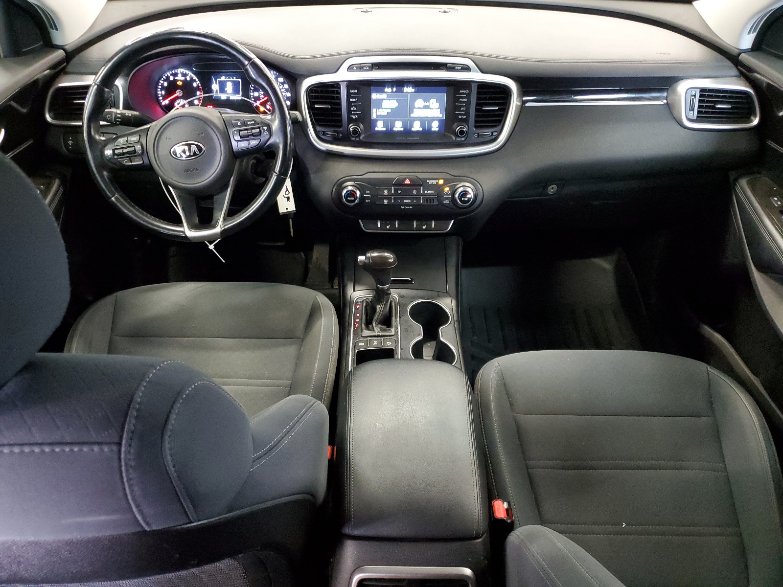 2018 Kia Sorento Lx vin: 5XYPGDA33JG426402