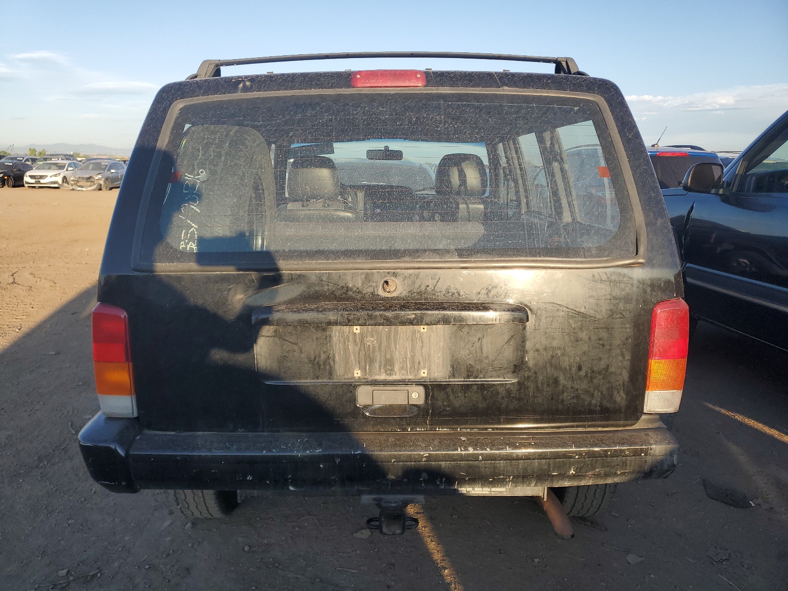 1J4FT58S1YL270766 2000 Jeep Cherokee Classic