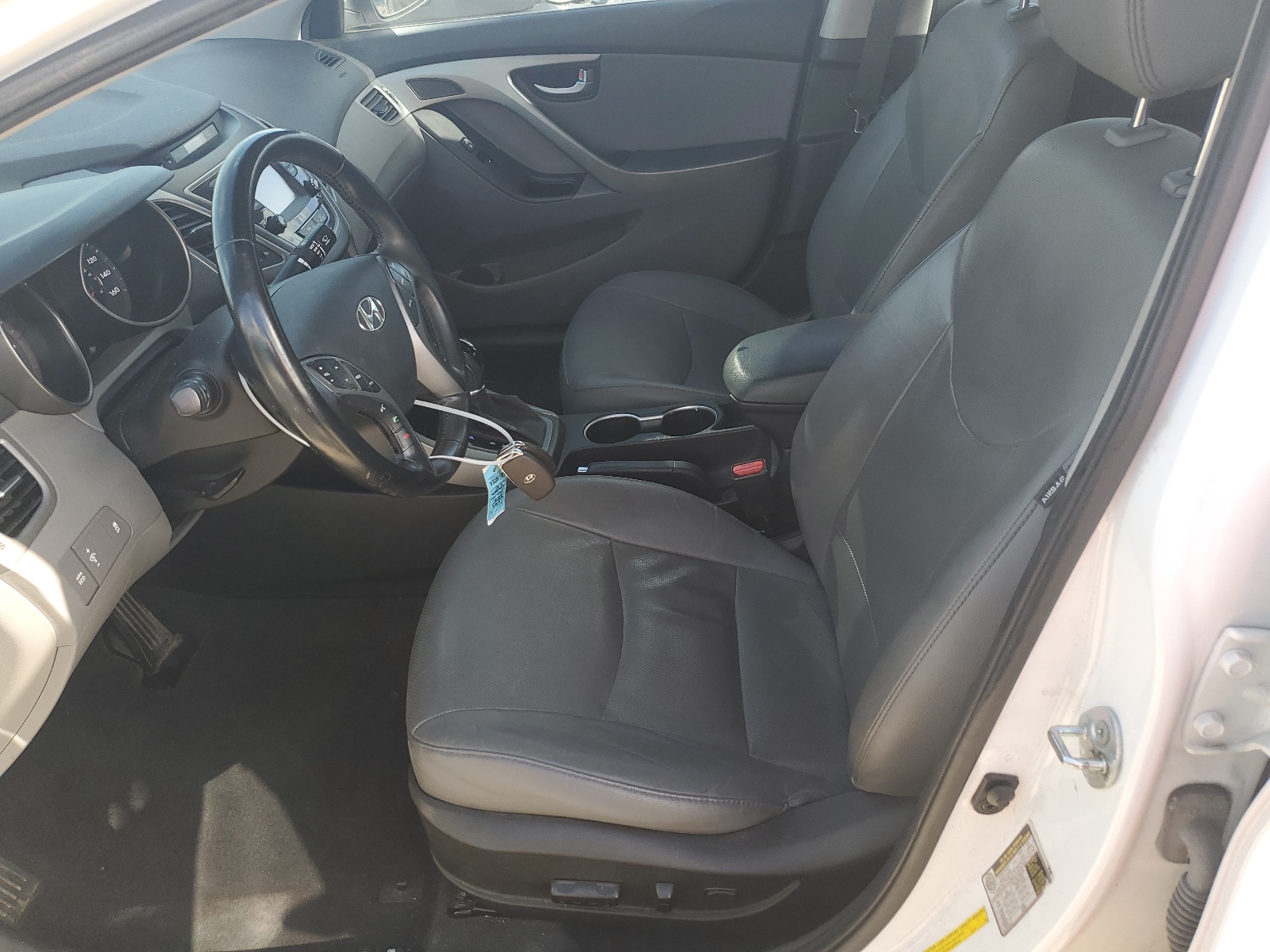 5NPDH4AE6GH742945 2016 Hyundai Elantra Se