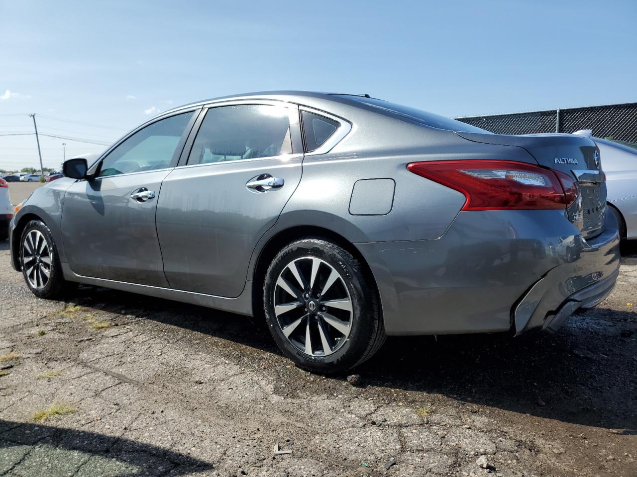 1N4AL3AP5JC208292 2018 NISSAN ALTIMA - Image 2