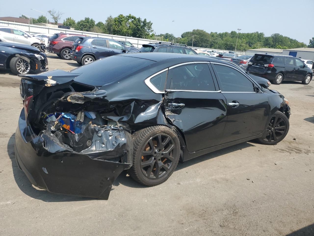 2017 Nissan Altima - Image 3