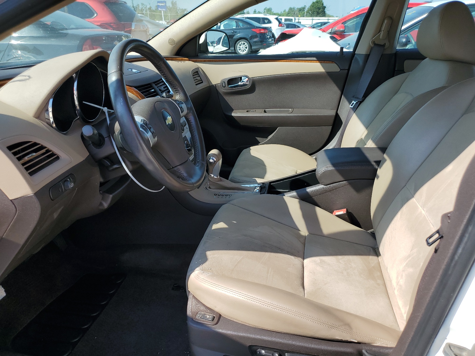 1G1ZD5EB3AF114617 2010 Chevrolet Malibu 2Lt