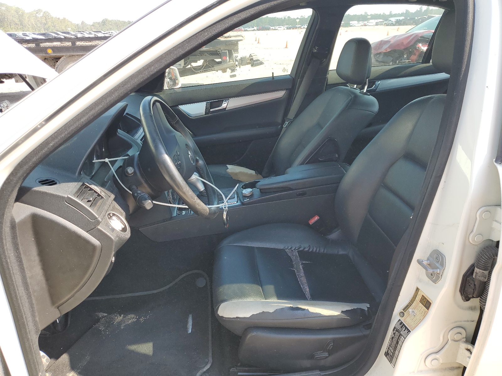 WDDGF5EBXBA523145 2011 Mercedes-Benz C 300