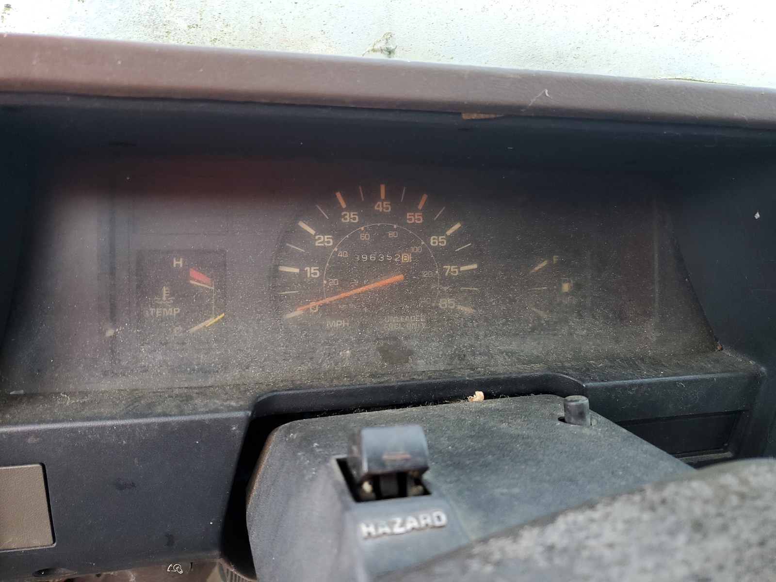 JT4RN55R4E0057550 1984 Toyota Pickup 1/2 Ton Rn55