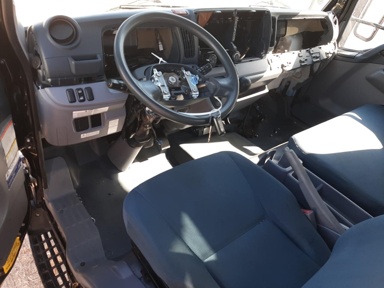 JL6CRH1A1FK000635 2015 Mitsubishi Fuso Truck Of America Inc Fe Fec92S