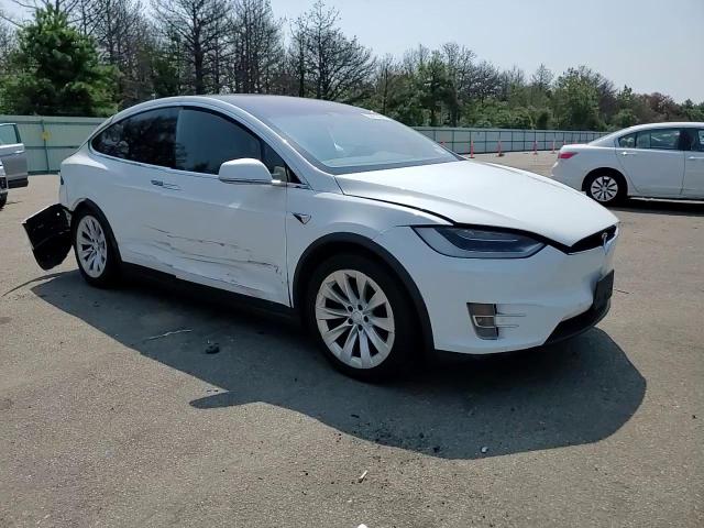 5YJXCAE21KF182821 2019 Tesla Model X