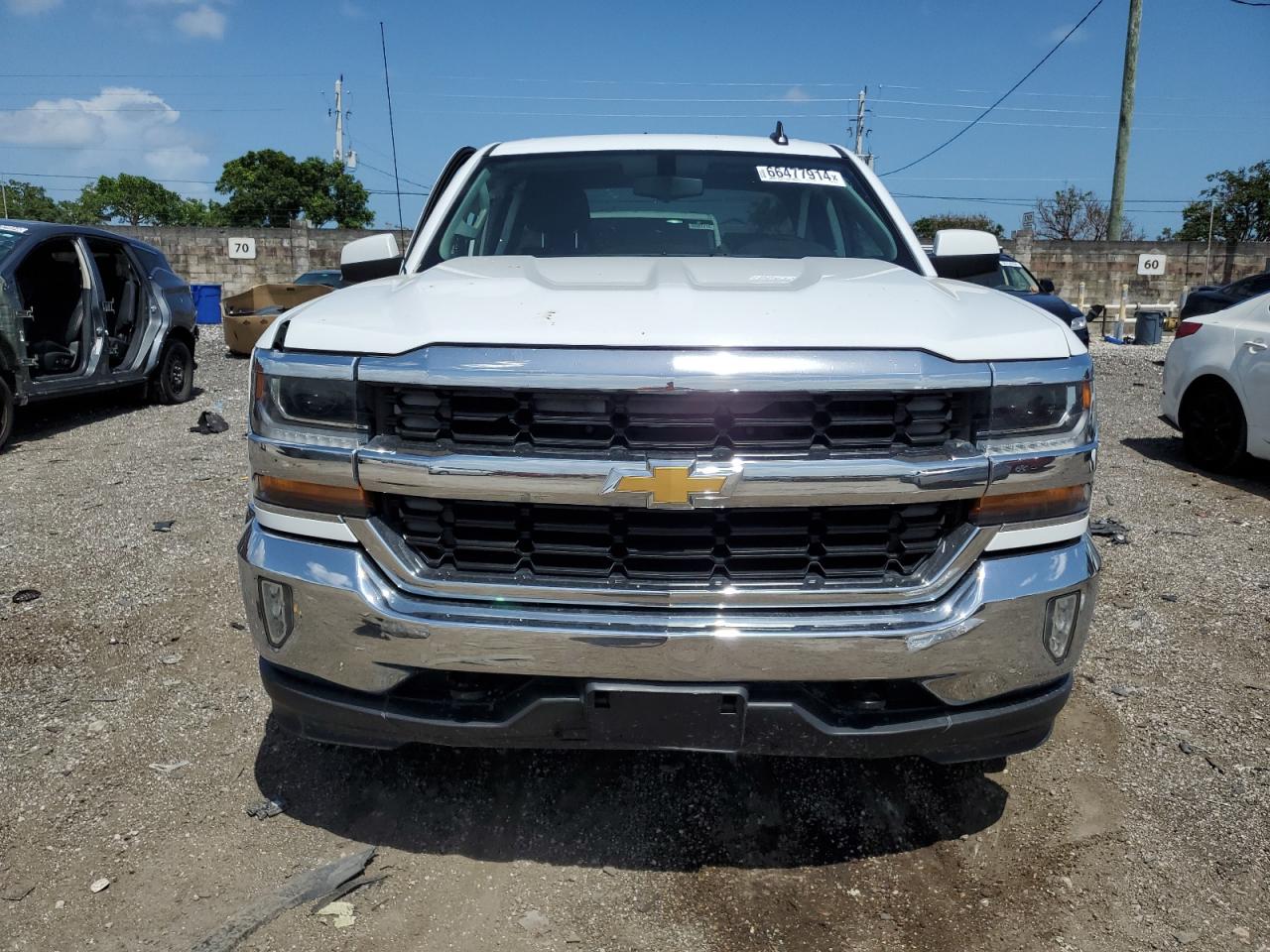 2016 Chevrolet Silverado - Image 5