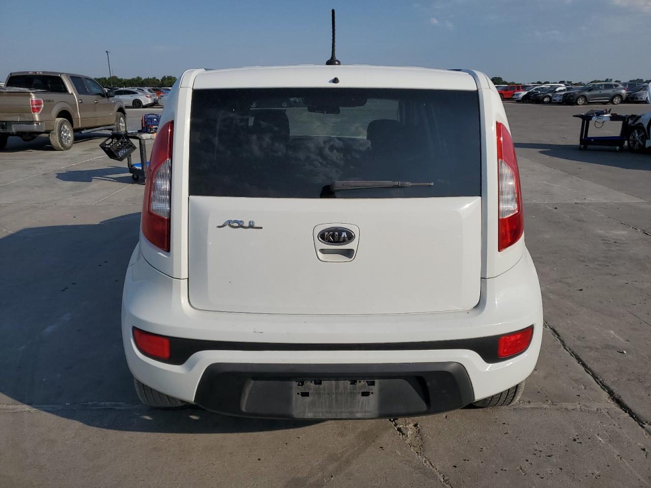 2012 Kia Soul + VIN: KNDJT2A63C7384619 Lot: 68636554