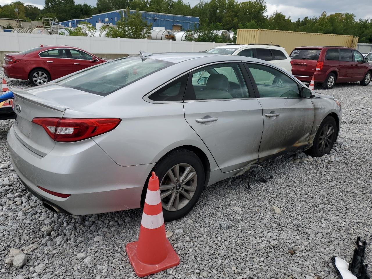 2015 Hyundai Sonata - Image 3