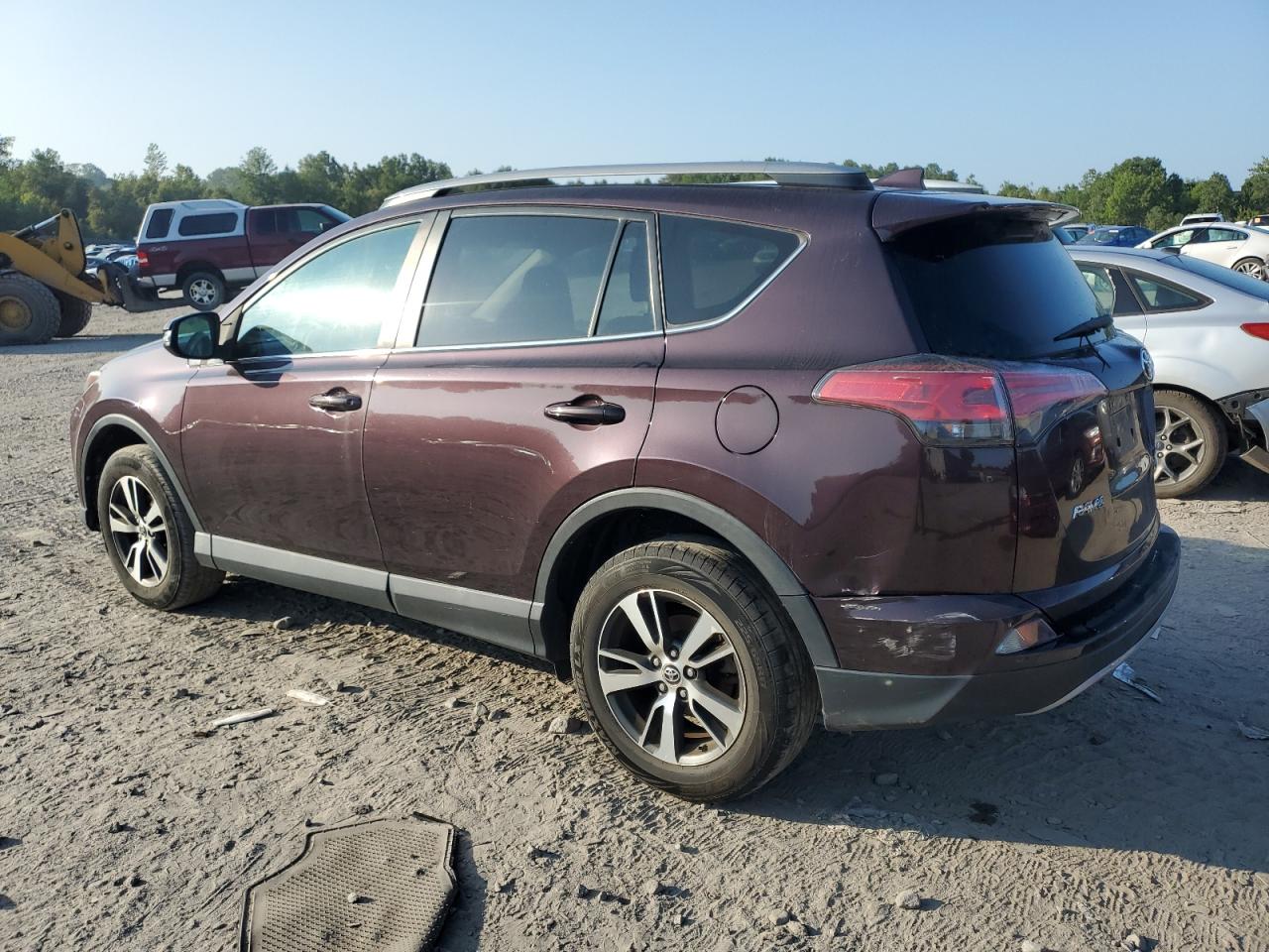 2T3RFREVXHW675134 2017 Toyota Rav4 Xle