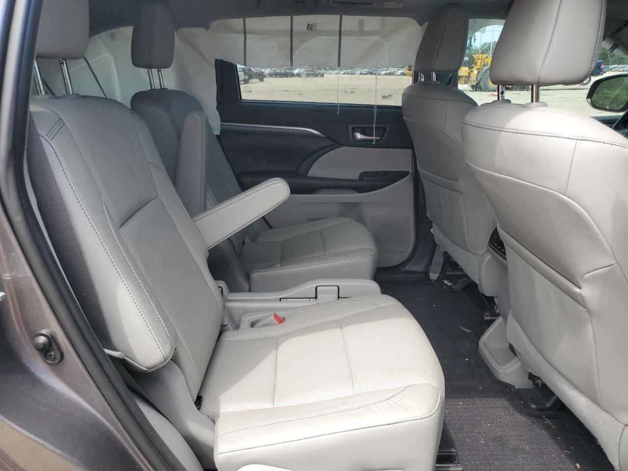 2019 Toyota Highlander Limited VIN: 5TDYZRFH0KS369435 Lot: 67945674