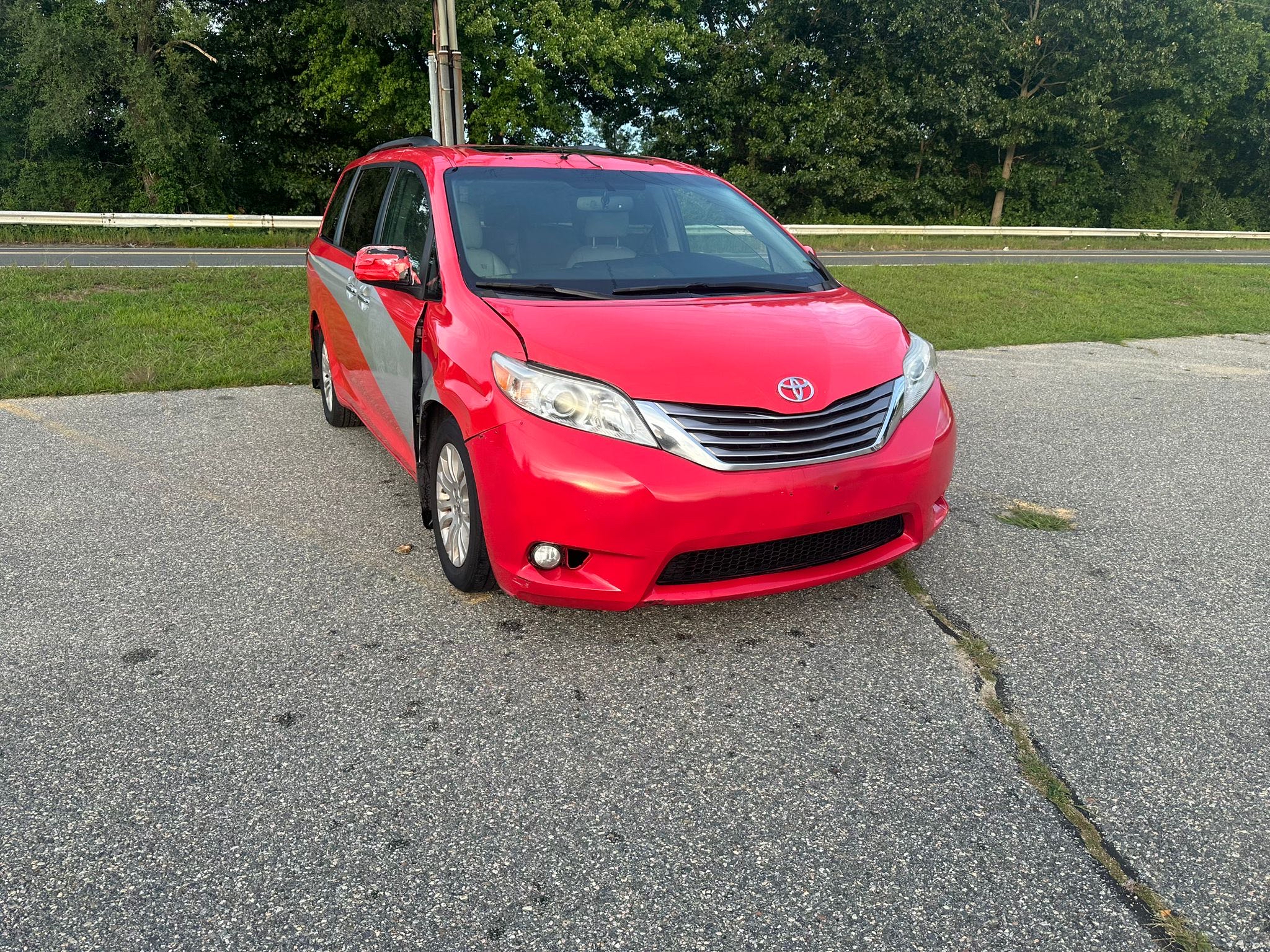 2017 Toyota Sienna Xle vin: 5TDYZ3DC4HS818029