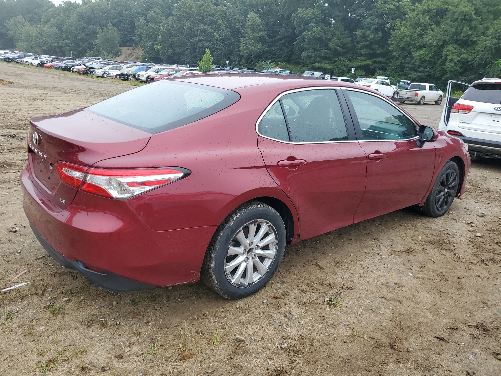 2018 Toyota Camry L vin: 4T1B11HK2JU654330