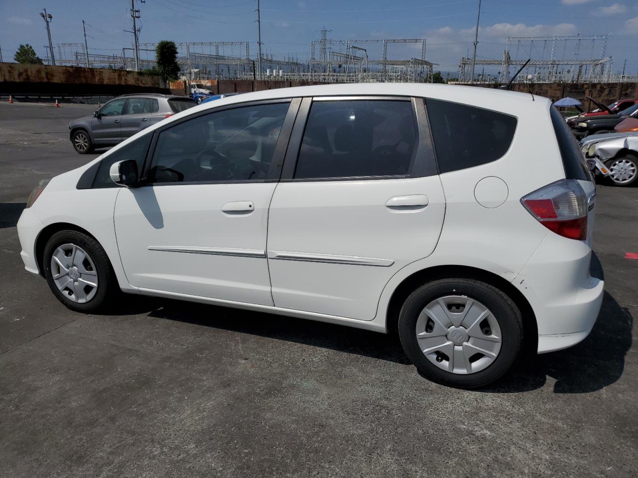 VIN JHMGE8H38DC053156 2013 HONDA FIT no.2